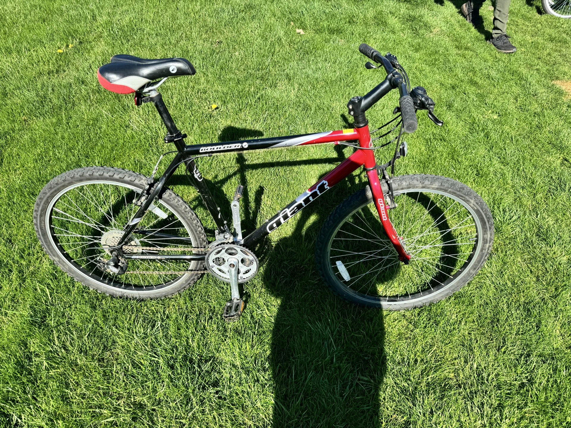 26 Inch Men’s Giant Boulder Mountain Bike 