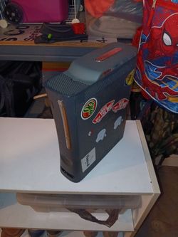 Xbox 360 ( please read the description before considering buying it)