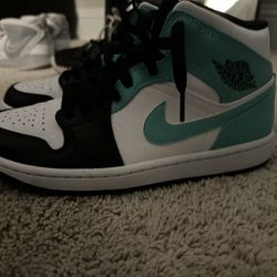 Jordans With Box 7/7.5