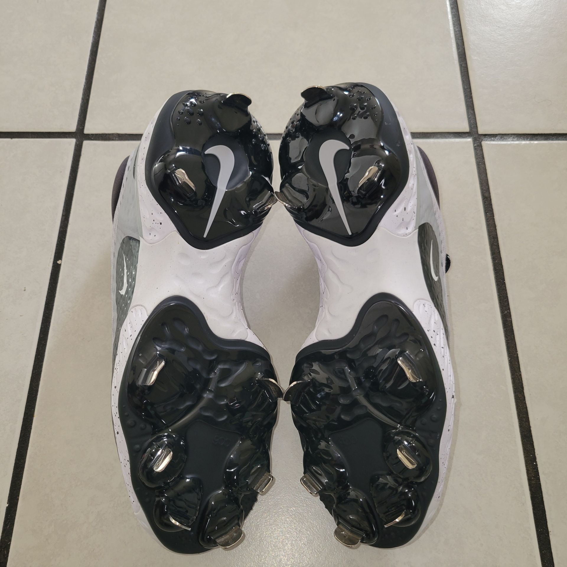 Nike Alpha Huarache Elite 4 Low Baseball Cleat Gray Black 