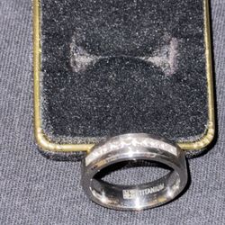 MENS SIZE 12  TITANIUM RING 