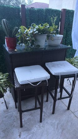 Outdoor Bar with stools