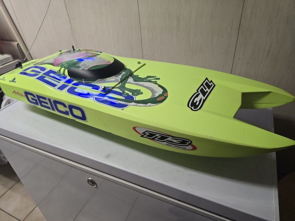 36in Miss Geico Rc Boat