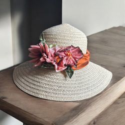 PINK flower straw hats for women 7” diameter almost like new pretty and sweet hat for any lady