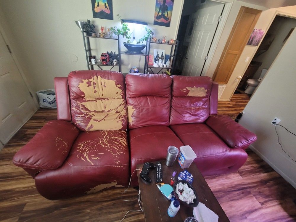 Dual Recliner Couch Maroon