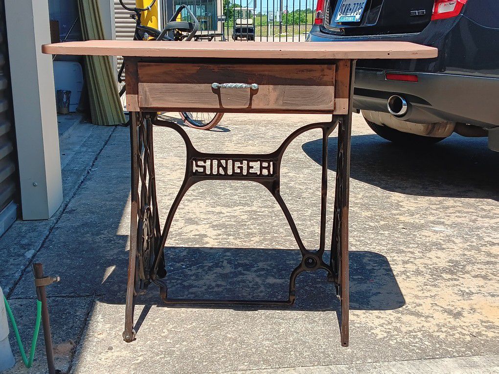 Antique Singer Sewing Machine Table With Drawer