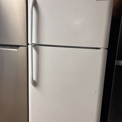 Refrigerator Top Freezer 