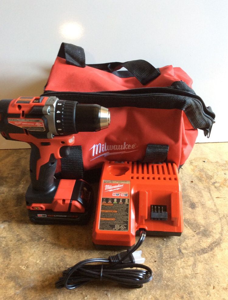 Milwaukee M18 18-Volt Lithium-Ion Brushless Cordless 1/2 in. Compact Drill/Driver Which  Battery And  Charger 