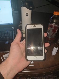 iPhone 7- Little. UNLOCKED