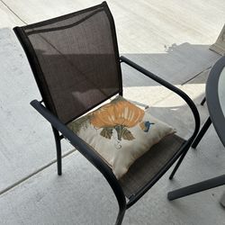 Outdoor Round Table With Four Chairs and Umbrella 