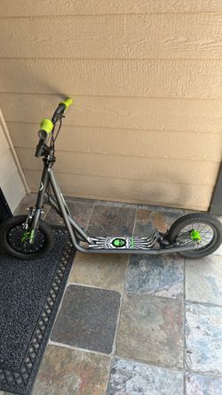 Mongoose scooter