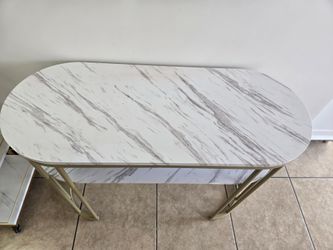 Manicure Table