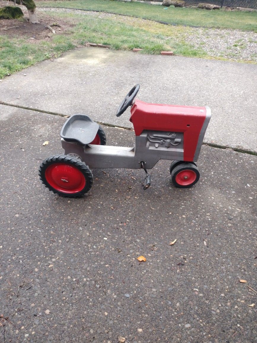Vintage ERTL Massey Ferguson Pedal Tractor