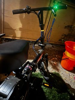 E bike  comes with the lock