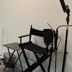 Makeup artist chair