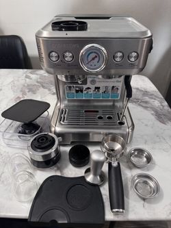 CASABREWS Espresso Machine w/ Grinder & Full Set – Like New – $170 OBO