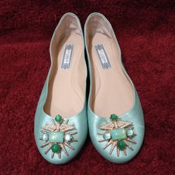 Ivy Kirzhner  6 Striking  Autumn/Winter Collection flat ballet shoe  size 9

Gently used in good condition 