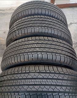 235/65/18 Michelin đđ Vendo un set de llantas con 80% de vida las 4 đđ
