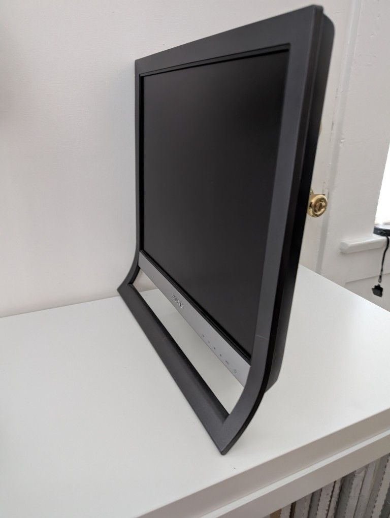 Vintage Sony SDM-HS75 Computer Monitor 