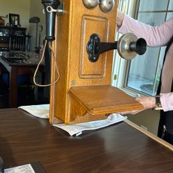 Antique Telephone 