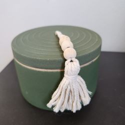 Ceramic/Clay Decorative Dish with Lid with Evergreen Scent