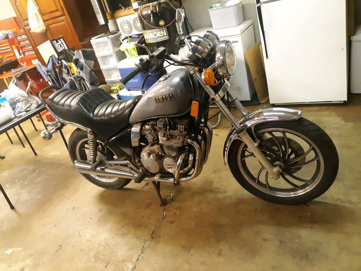 1982 Yamaha Xj550