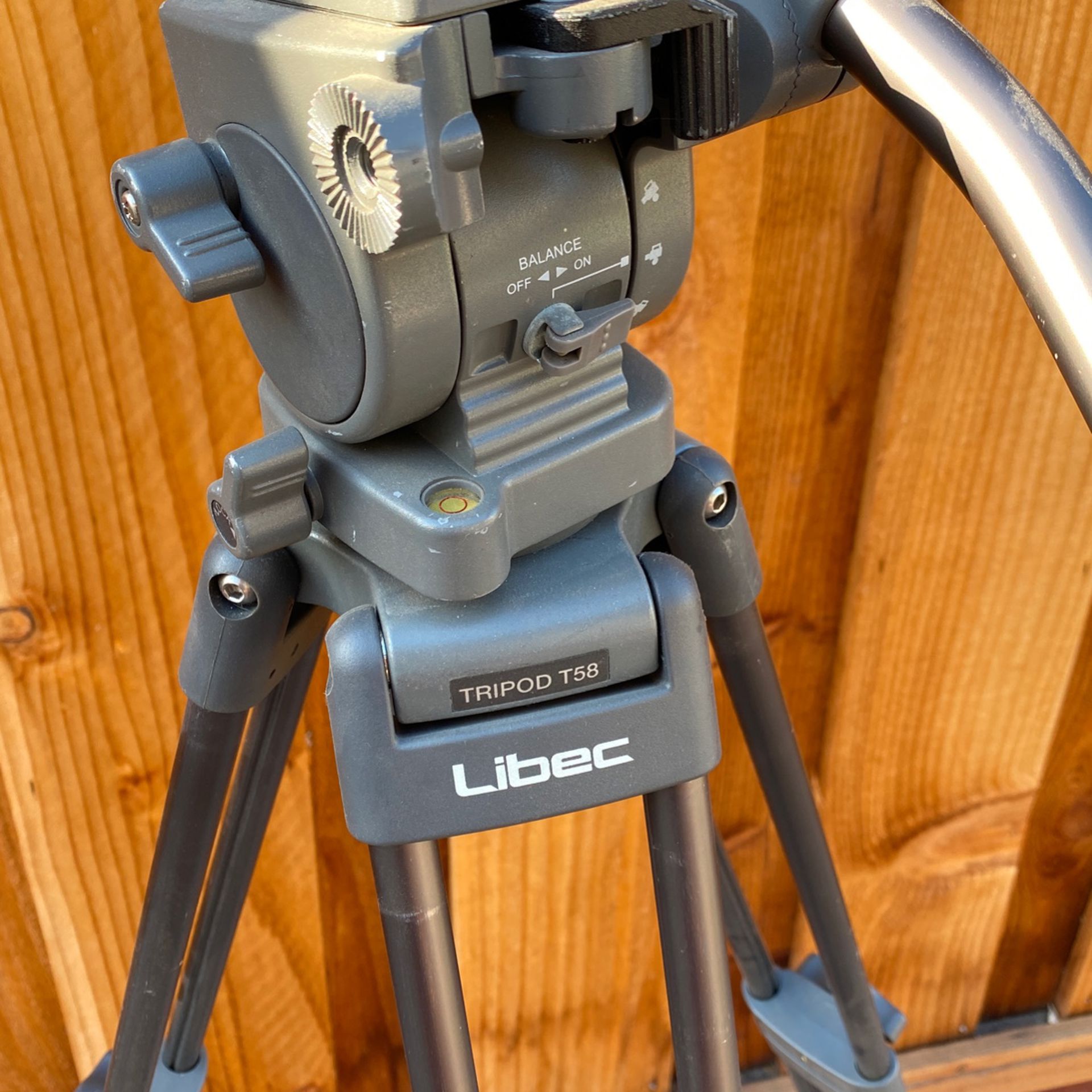 Tripod Libec H22 DV for Sale in Tracy, CA - OfferUp