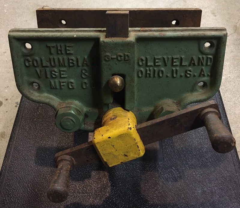 Vintage the Columbian vise & mfg co. Bench mount wood vise model 3-CD