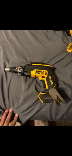 Dewalt screw gun xr 20v DCF630