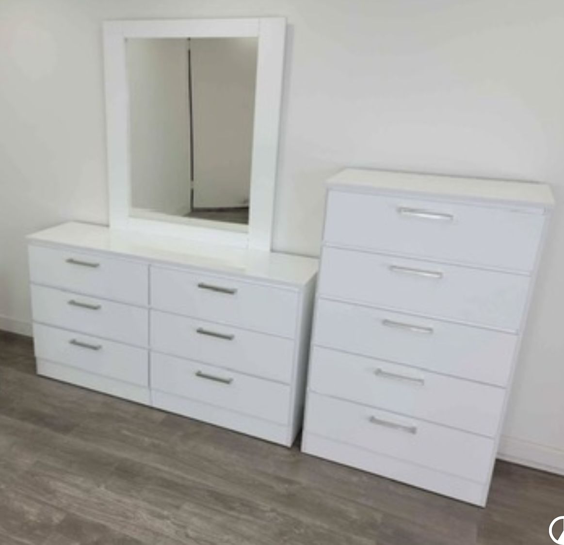 Dresser Whit Mirror And Chest - Cómoda Con Espejo Y Gavetero 