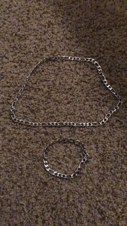 Men’s necklace and bracelet set