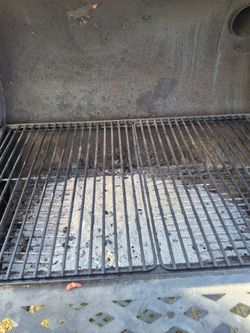 Gas Grill Cooking Grates with Grill Body