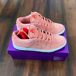 SB Dunk Pink Pigs 