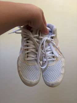 Wrestling shoes