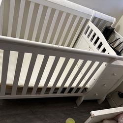 Crib with Changing Table
