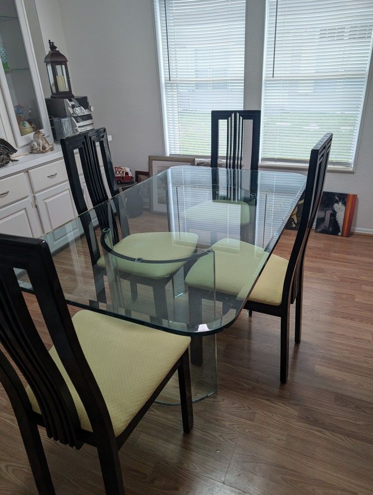 Dining Table & Chairs