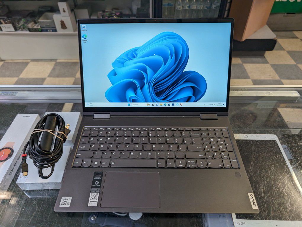 Lenovo Yoga C740 15.6" Touch Display i5 Windows 11 Laptop