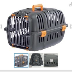 Pet carrier 