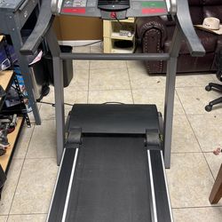 Treadmill For Running Or Jogging . 