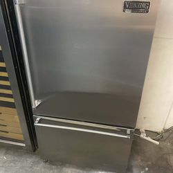 Stainless steel bottom freezer refrigerator