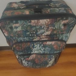 Large Vintage Style Luggage Bag For Sale In Good Condition 