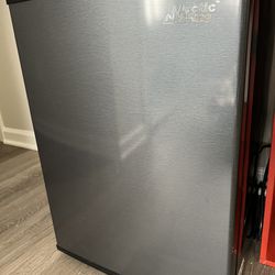 Attic King Mini Refrigerator 