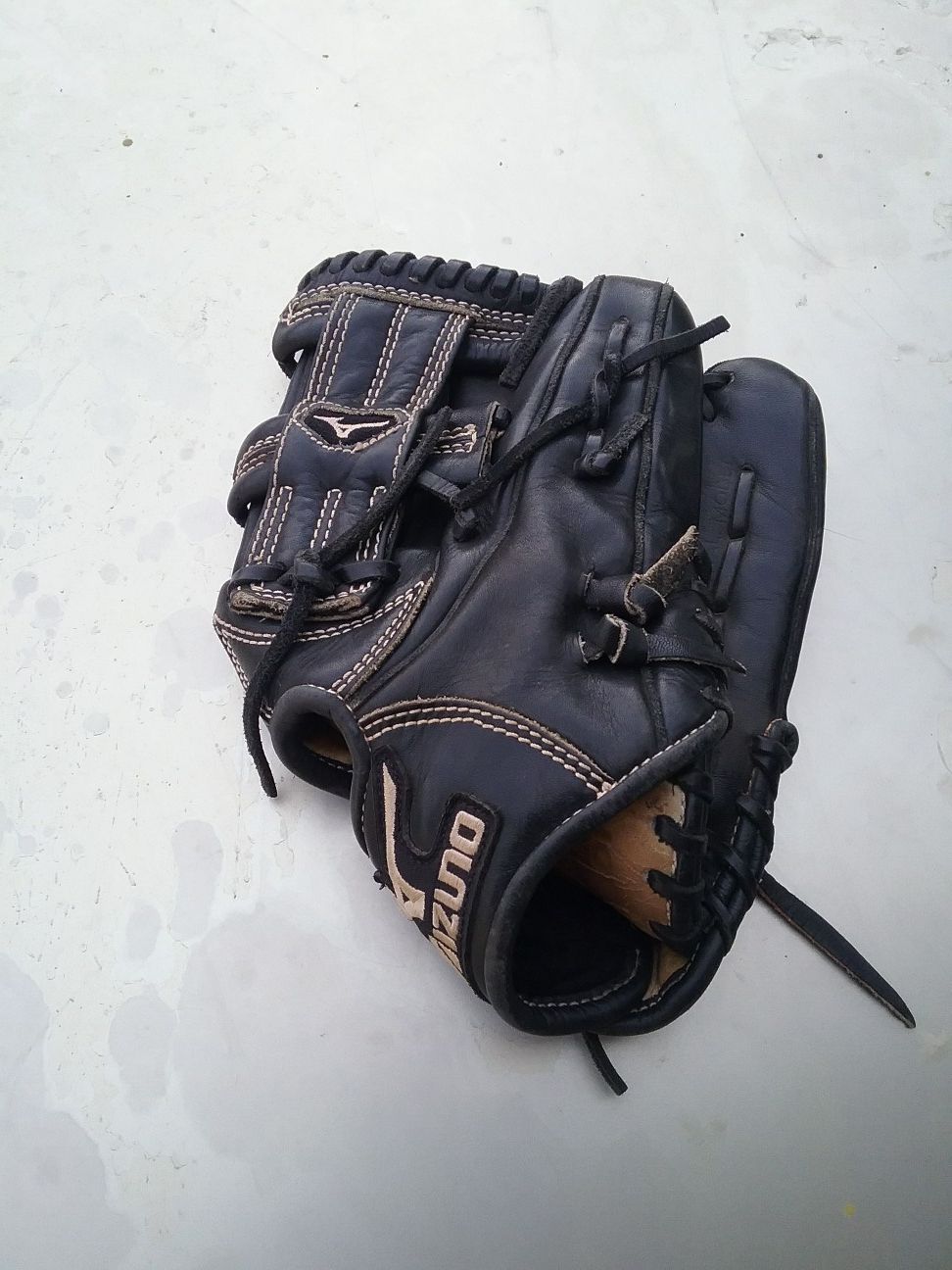 Mizuno MVP baseball glove