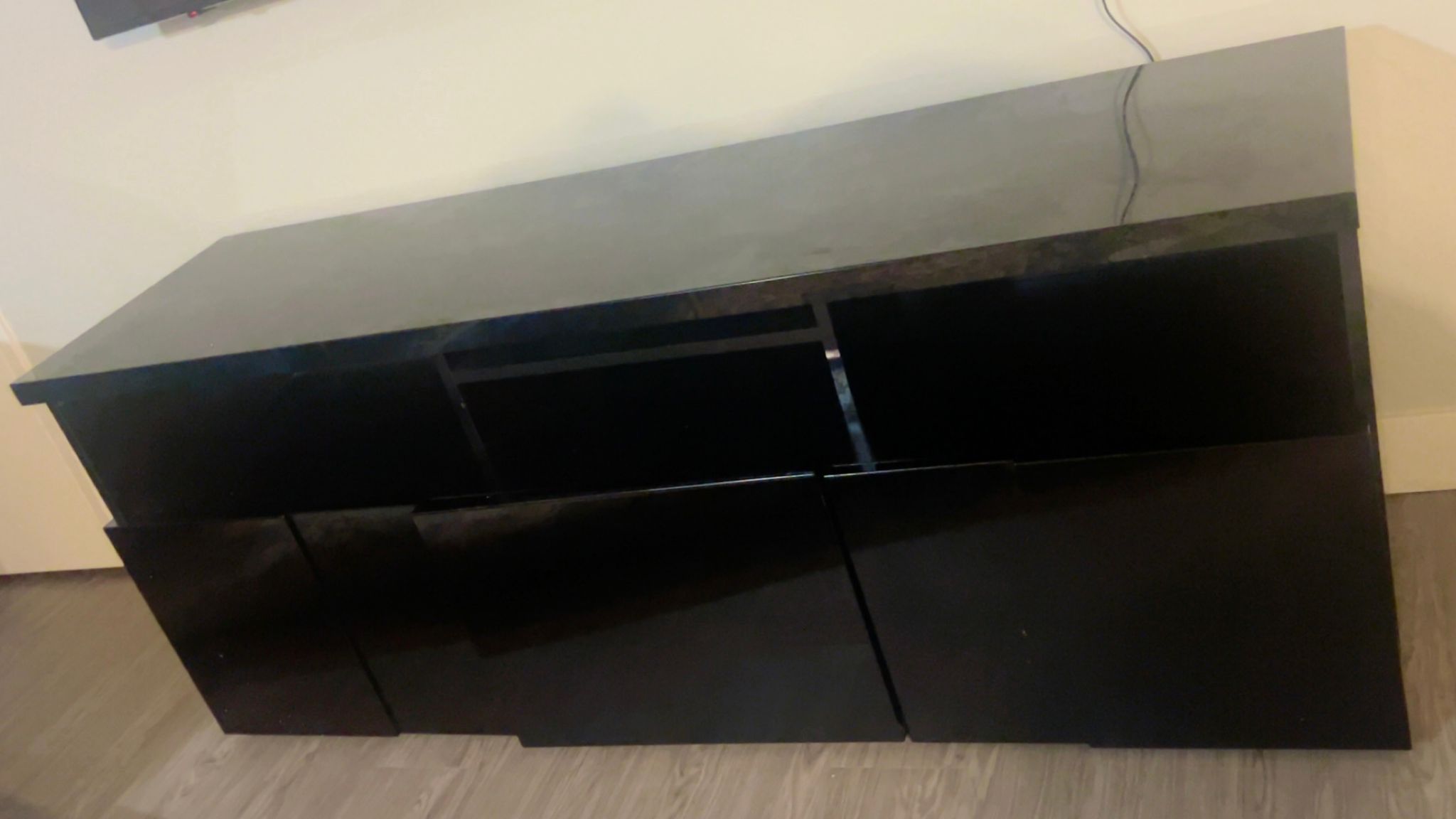 Black Tv Table Size 75 inches