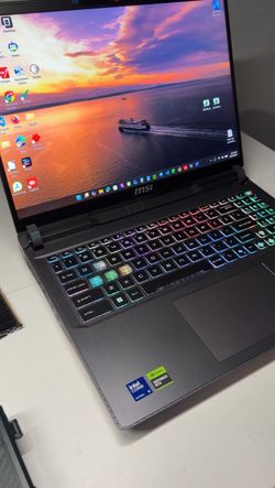 MSI High End Gaming laptop RTX 5080, Intel 24 cores