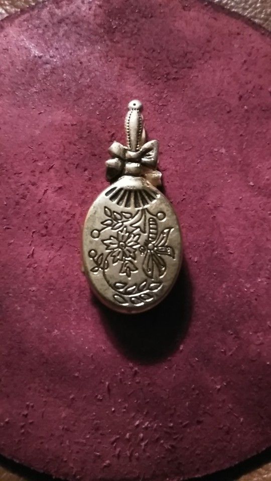 Locket Pendant