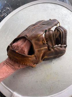 1950 Vintage Rawlings Right Handed Fielder's Leather gloves for