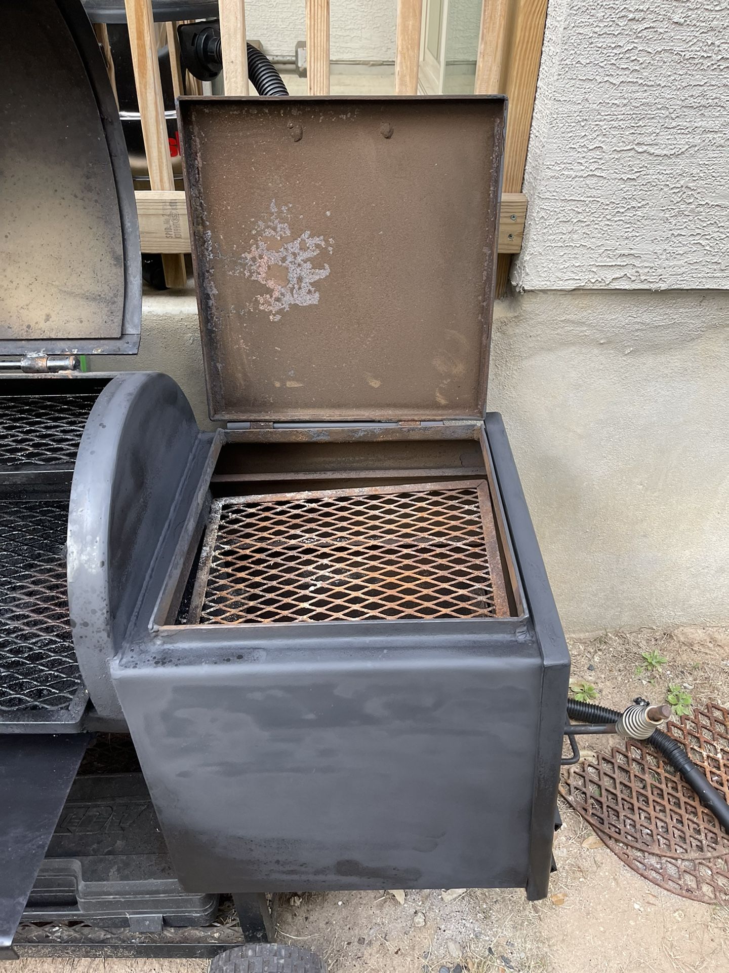 Smoker Bar B Q Pit for Sale in San Antonio, TX - OfferUp