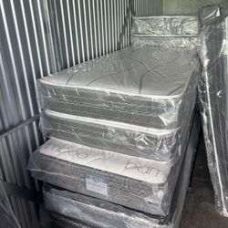   Mattresses: twin, full , queen regular ,  Colchon Nuevo Colchones plush or pillow top available cama bed mattress  