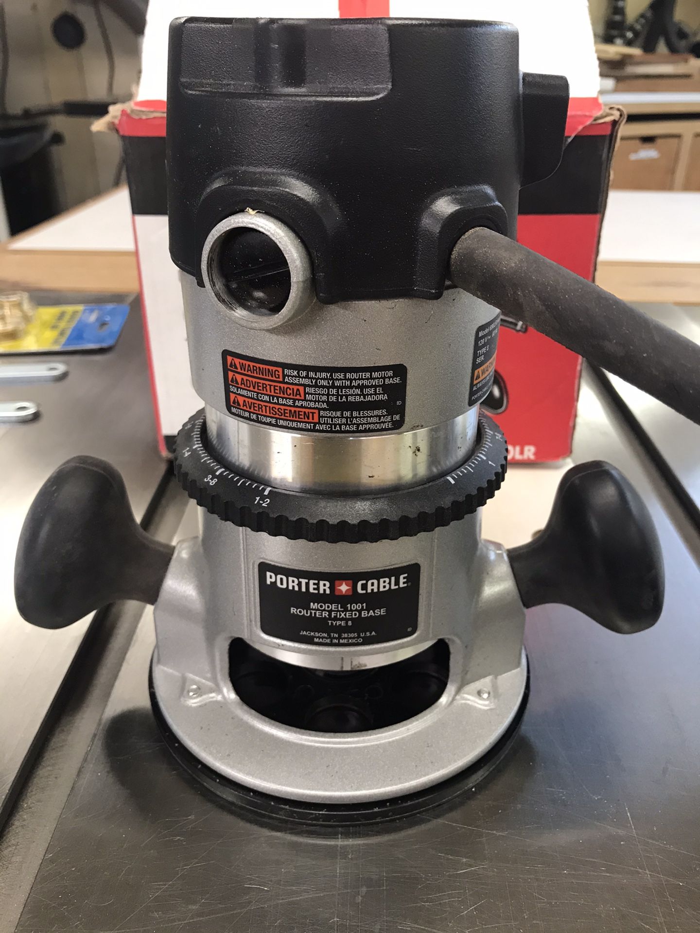 Porter Cable 690LR Router with template guide set